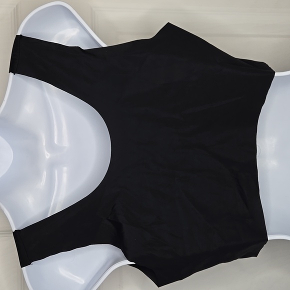 Elegant Black Lace Bralette - Picture 3 of 3